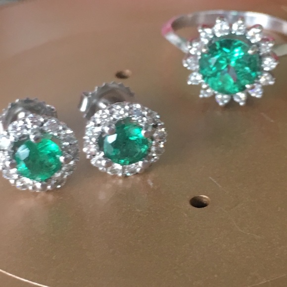 SOLD  SOLD SOLD  Emerald & Diamond Set - Picture 6 of 8